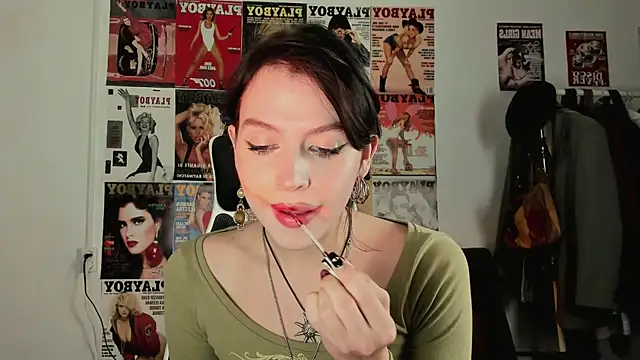 Snapshot of Niky__Jess chatting on 11-19-25, 06:52 Niky Jess online show from 11-19-25, 06:52