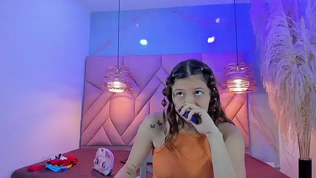 AngelaaCute  online show from 02-05-25, 12:06