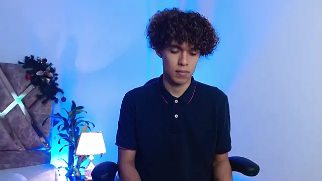 Snapshot of nickolas_moon chatting on 12-14-24, 02:42 nickolas moon online show from 12-14-24, 02:42