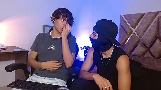 Snapshot of nickolas_moon chatting on 02-23-25, 01:53 nickolas moon online show from 02-23-25, 01:53