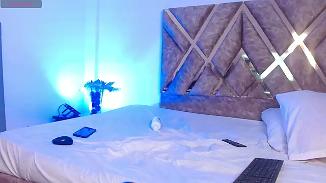 Snapshot of nickolas_moon chatting on 03-01-25, 10:53 nickolas moon online show from 03-01-25, 10:53