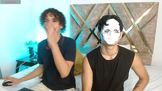 Snapshot of nickolas_moon chatting on 03-08-25, 01:28 nickolas moon online show from 03-08-25, 01:28