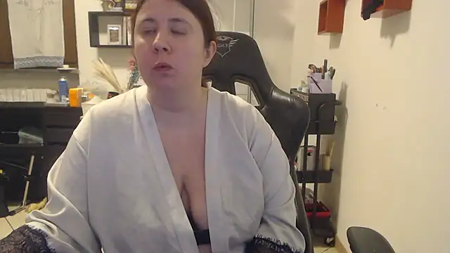 Snapshot of valerysexy chatting on 12-03-25, 10:08 valerysexy online show from 12-03-25, 10:08