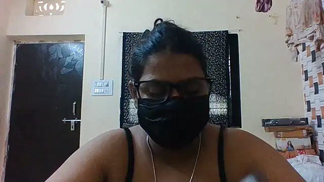 Hotmilfxox online show from 05-31-26, 08:10