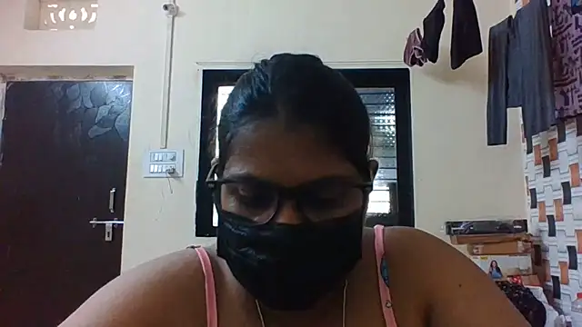Hotmilfxox online show from 06-02-26, 08:38
