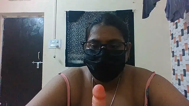 Hotmilfxox online show from 06-20-26, 09:01
