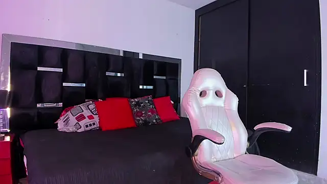 Tasha Sant online show from 11-08-25, 09:13