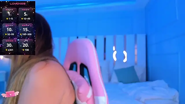 Snapshot of dulce_santamaria chatting on 12-24-24, 03:49 dulce santamaria online show from 12-24-24, 03:49