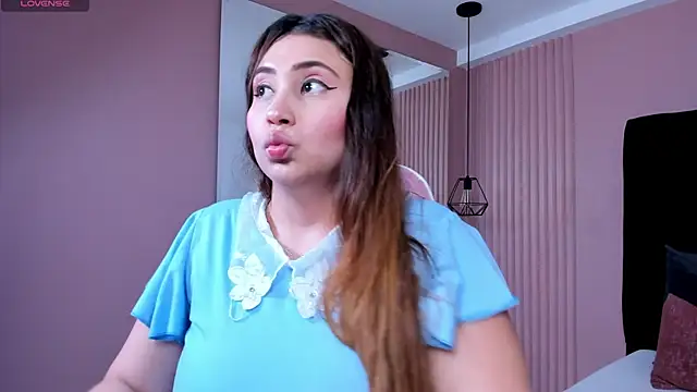 Snapshot of dulce_santamaria chatting on 01-07-25, 10:30 dulce santamaria online show from 01-07-25, 10:30