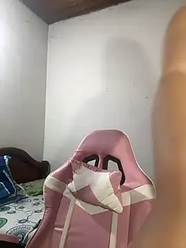 Snapshot of dulce_santamaria chatting on 03-15-25, 01:19 dulce santamaria online show from 03-15-25, 01:19