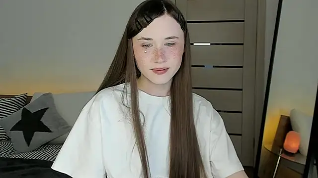 Snapshot of Stella_Sunny chatting on 05-15-26, 01:23 Stella Sunny online show from 05-15-26, 01:23