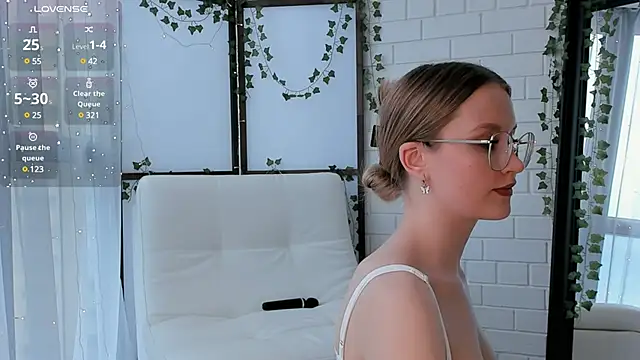 IsabellaTorrance online show from 02-28-25, 09:58