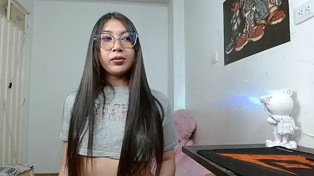 Snapshot of tifanny-squirt chatting on 10-20-25, 03:56 tifanny-squirt online show from 10-20-25, 03:56