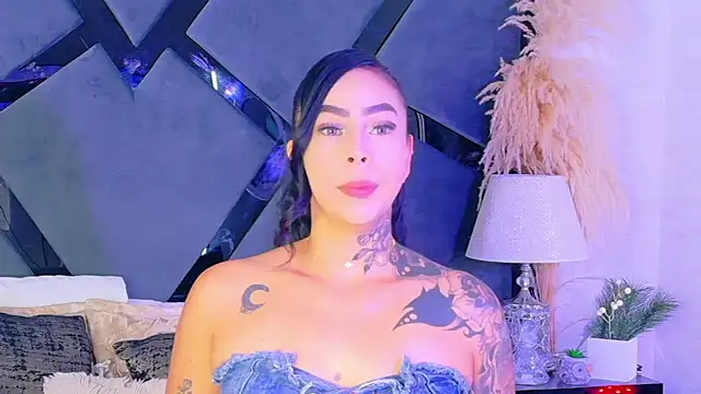 GiahDaniels online show from 07-09-26, 05:39