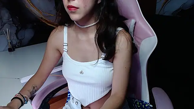 Snapshot of ling_ling24 chatting on 05-22-26, 03:24 ling ling24 online show from 05-22-26, 03:24