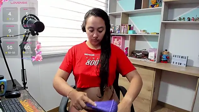 Snapshot of ArtemisNature chatting on 02-02-26, 09:24 ArtemisNature online show from 02-02-26, 09:24