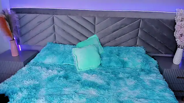 Snapshot of Ary_thompson__ chatting on 12-18-24, 08:36 Ary thompson online show from 12-18-24, 08:36