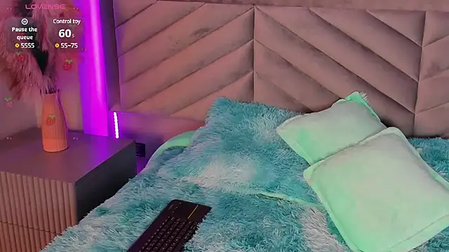 Snapshot of Ary_thompson__ chatting on 12-26-24, 09:58 Ary thompson online show from 12-26-24, 09:58