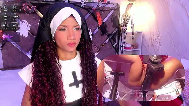 SofiRey  online show from 10-31-25, 01:56