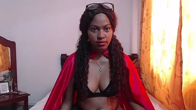 Snapshot of StormiHills chatting on 10-31-25, 07:37 StormiHills online show from 10-31-25, 07:37