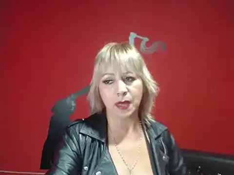 Snapshot of KLOE_PIELL chatting on 01-14-25, 08:26 KLOE PIELL online show from 01-14-25, 08:26