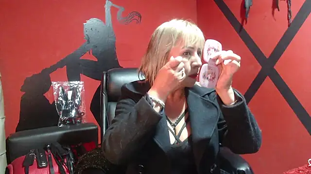 Snapshot of KLOE_PIELL chatting on 03-06-25, 08:59 KLOE PIELL online show from 03-06-25, 08:59