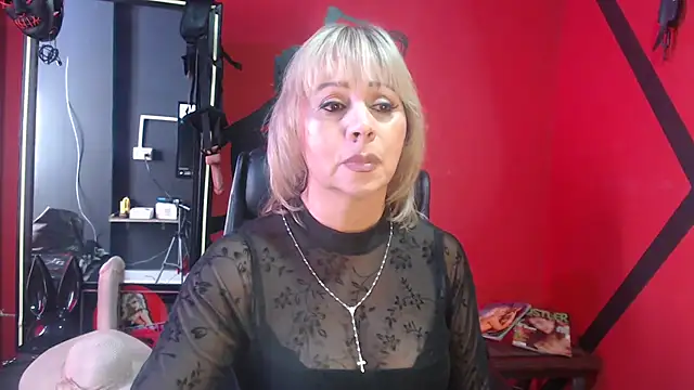 Snapshot of KLOE_PIELL chatting on 09-10-25, 09:15 KLOE PIELL online show from 09-10-25, 09:15