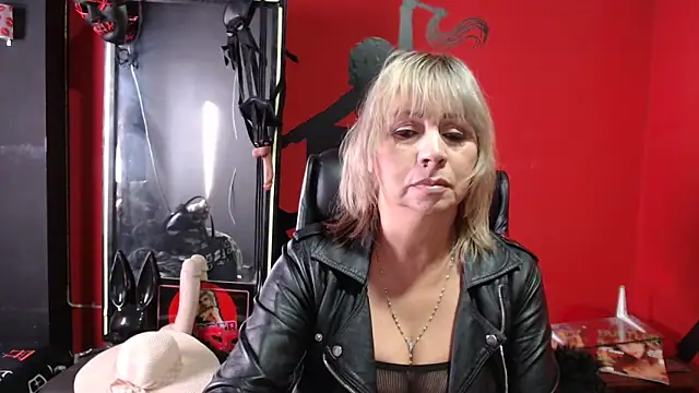 Snapshot of KLOE_PIELL chatting on 09-15-25, 09:15 KLOE PIELL online show from 09-15-25, 09:15