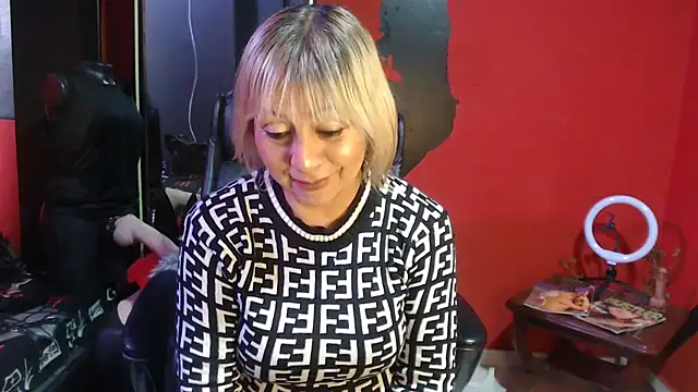 KLOE PIELL online show from 11-27-25, 08:11