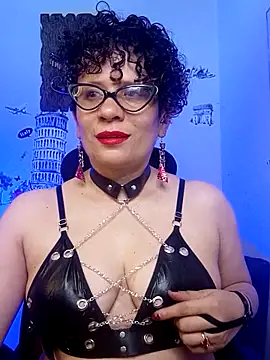 Snapshot of Daneshka_naughty chatting on 03-11-25, 02:43 Daneshka naughty online show from 03-11-25, 02:43