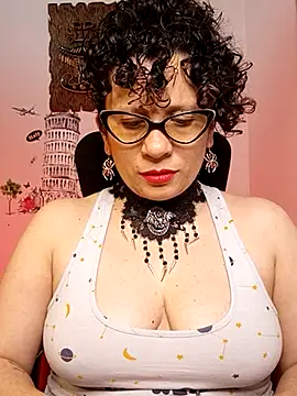 Snapshot of Daneshka_naughty chatting on 03-16-25, 02:32 Daneshka naughty online show from 03-16-25, 02:32