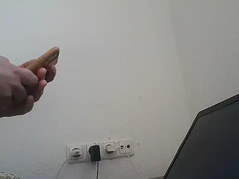 Snapshot of lickthehottie chatting on 07-05-26, 06:15 lickthehottie online show from 07-05-26, 06:15