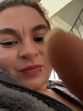 MiaLujan  online show from 12-21-24, 01:10