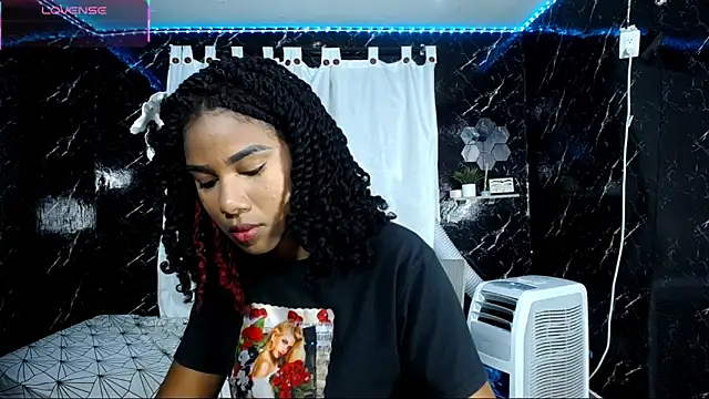 Hillary queen online show from 09-24-25, 12:41