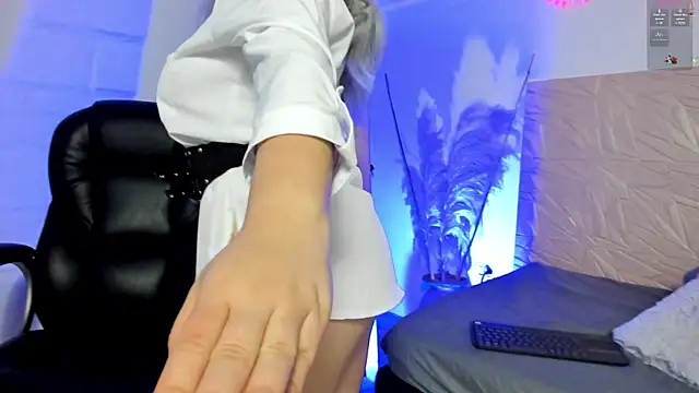 Snapshot of Scarlett_1007 chatting on 01-25-25, 11:02 Scarlett 1007 online show from 01-25-25, 11:02