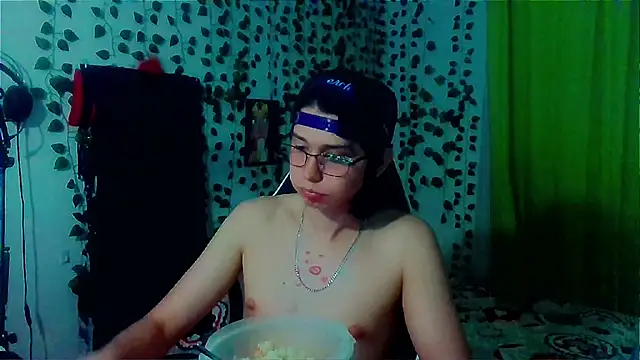 Snapshot of Andy_gray chatting on 09-10-25, 10:54 Andy gray online show from 09-10-25, 10:54