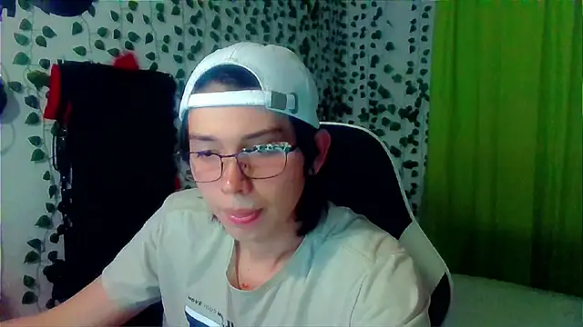 Snapshot of Andy_gray chatting on 09-14-25, 01:05 Andy gray online show from 09-14-25, 01:05