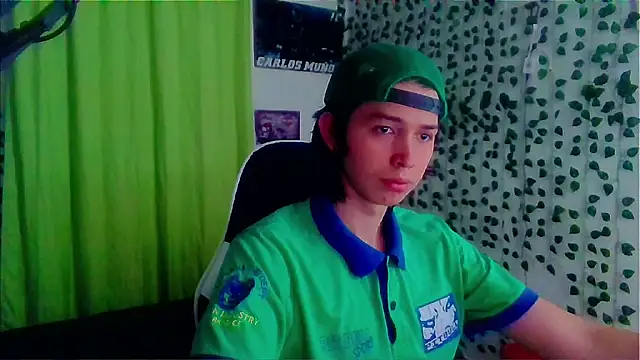 Snapshot of Andy_gray chatting on 09-24-25, 06:11 Andy gray online show from 09-24-25, 06:11