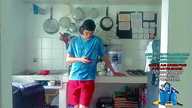 Snapshot of Andy_gray chatting on 10-04-25, 12:25 Andy gray online show from 10-04-25, 12:25