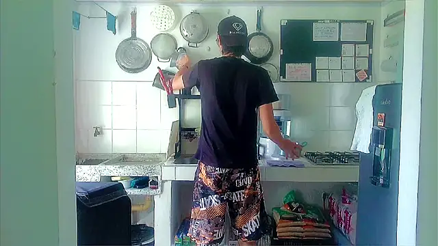 Snapshot of Andy_gray chatting on 10-13-25, 04:07 Andy gray online show from 10-13-25, 04:07