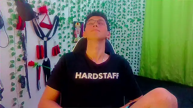 Snapshot of Andy_gray chatting on 10-25-25, 12:40 Andy gray online show from 10-25-25, 12:40