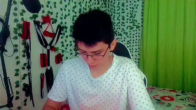 Snapshot of Andy_gray chatting on 10-27-25, 11:36 Andy gray online show from 10-27-25, 11:36