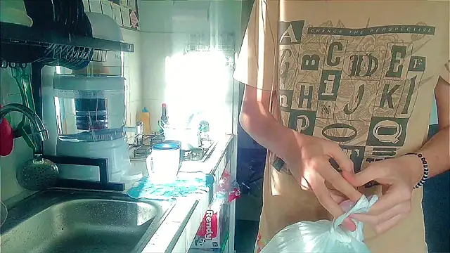 Snapshot of Andy_gray chatting on 11-06-25, 11:22 Andy gray online show from 11-06-25, 11:22