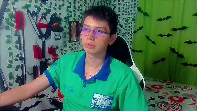 Snapshot of Andy_gray chatting on 11-09-25, 12:31 Andy gray online show from 11-09-25, 12:31