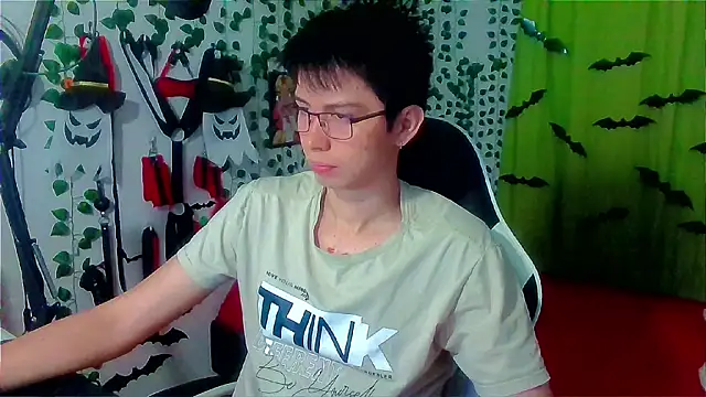 Snapshot of Andy_gray chatting on 11-26-25, 10:49 Andy gray online show from 11-26-25, 10:49