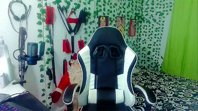 Snapshot of Andy_gray chatting on 12-03-25, 11:47 Andy gray online show from 12-03-25, 11:47