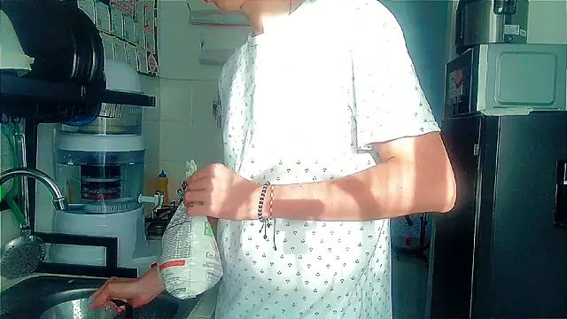 Snapshot of Andy_gray chatting on 12-15-25, 11:47 Andy gray online show from 12-15-25, 11:47