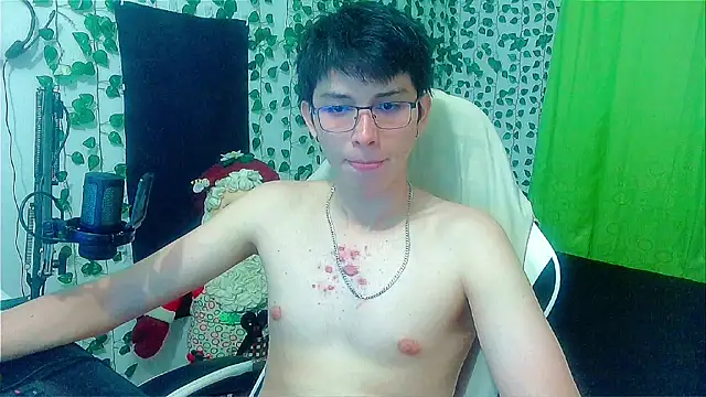 Snapshot of Andy_gray chatting on 12-16-25, 12:26 Andy gray online show from 12-16-25, 12:26