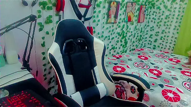 Snapshot of Andy_gray chatting on 02-03-26, 10:42 Andy gray online show from 02-03-26, 10:42