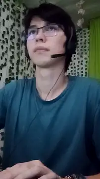 Snapshot of Andy_gray chatting on 02-07-26, 12:36 Andy gray online show from 02-07-26, 12:36